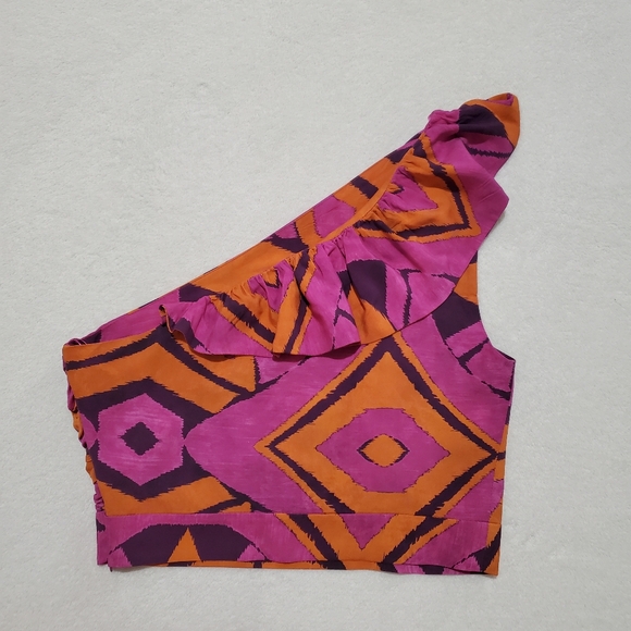 ❌️SOLD❌️ASYMMETRIC PRINTED RUFFLED TOP SIZE M - Picture 6 of 7